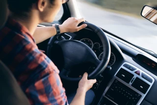 Coup d’œil dans le rétroviseur sur 100 ans de permis de conduire