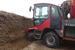 Distribution de la ration : quel matériel pour quel coût ?
