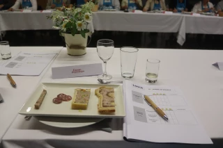 Concours des produits fermiers : séance de dégustation savoureuse et conviviale
